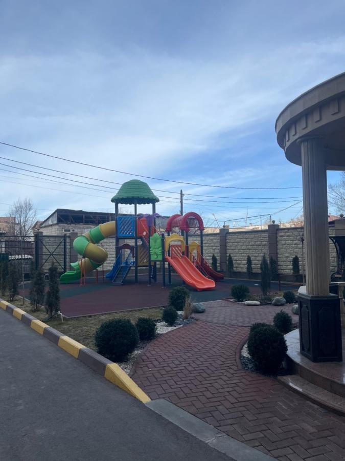 Апартамент Кристалл Bishkek Exterior foto